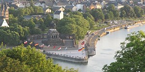 Das Foto zeigt das Deutsche Eck in Koblenz
